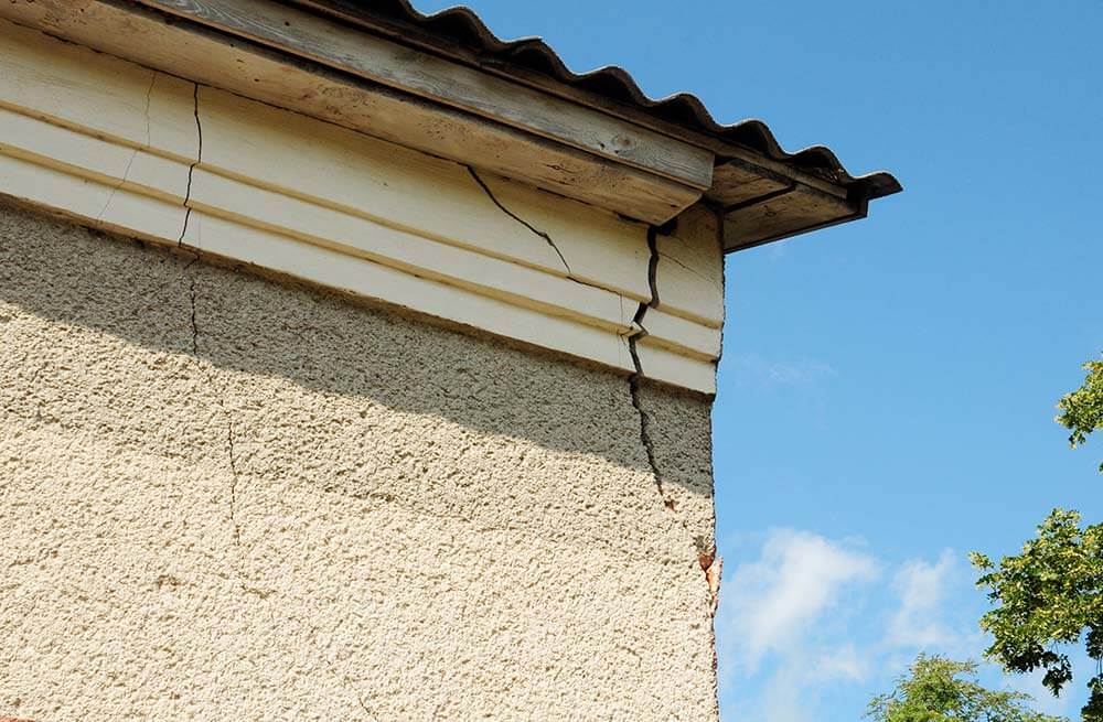 comment cacher une fissure sur un mur extérieur